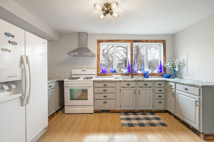 Property Photo:  26377 W Marie Avenue  IL 60002 