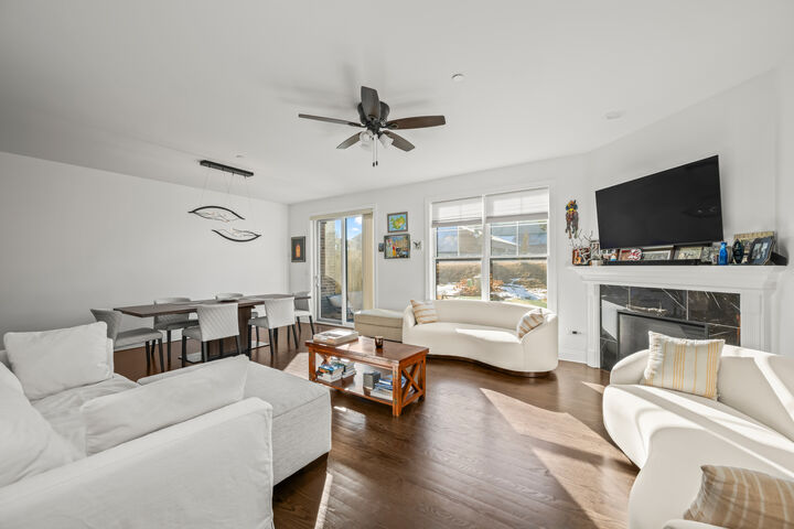 Property Photo: 1585 Dakota Drive IL 60007