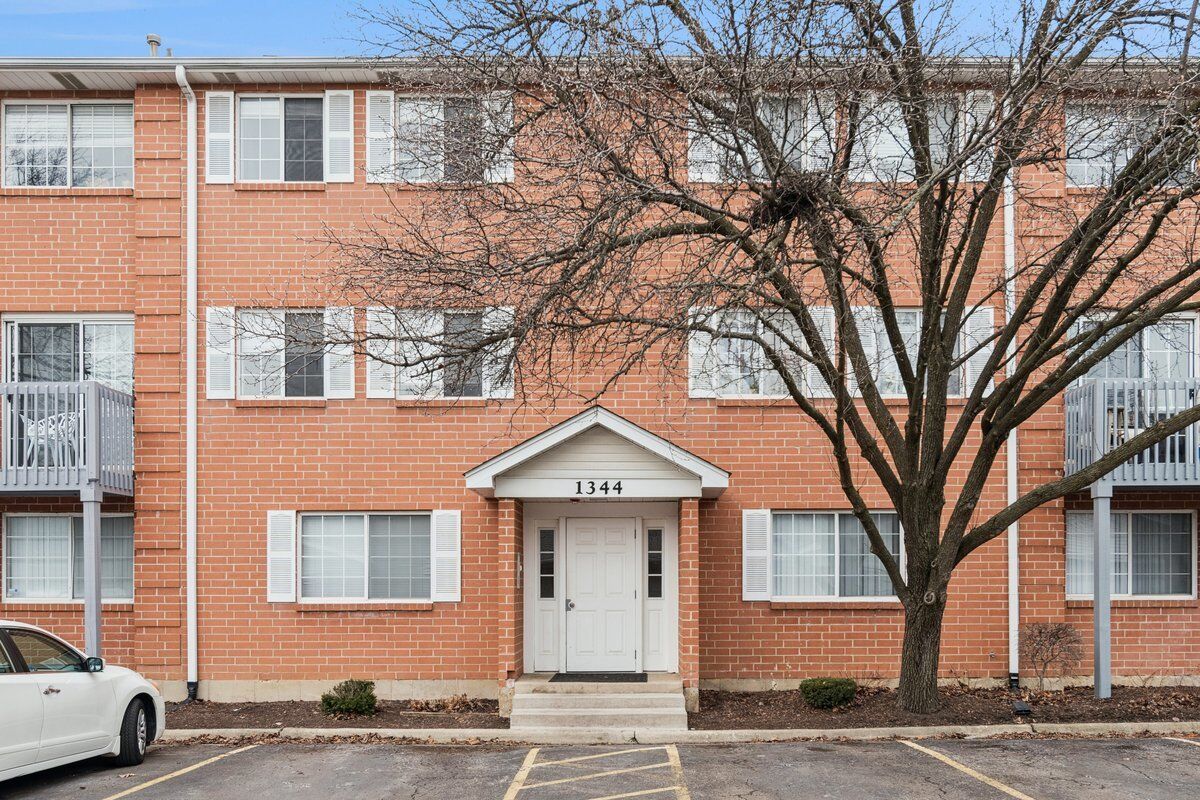 Property Photo:  1344 S Lorraine Road C  IL 60189 