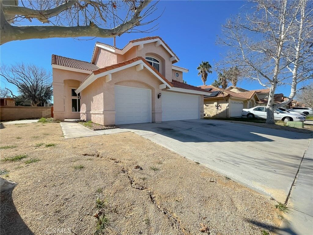 Property Photo:  1768 Mesa Drive  CA 93535 