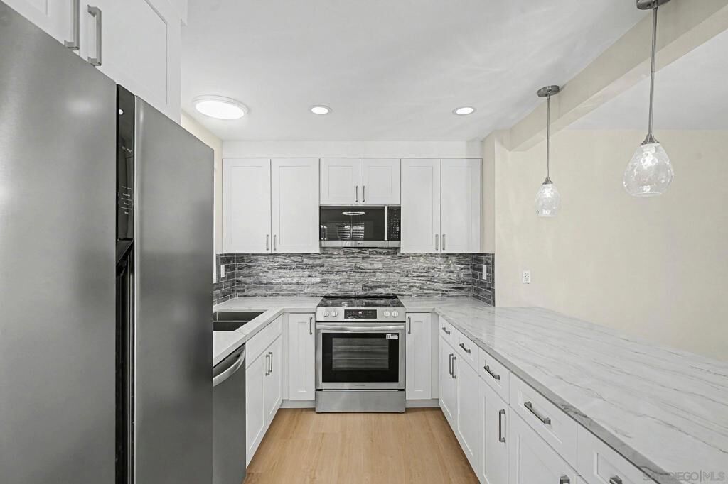 Property Photo:  7385 Calle Cristobal 225  CA 92126 