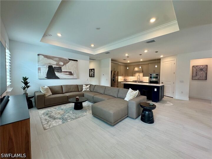 Property Photo:  2148 Sequoia Court  FL 34120 