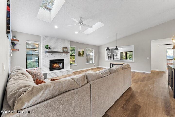 Property Photo: 3950 Arbor Bluff Lane E FL 32225