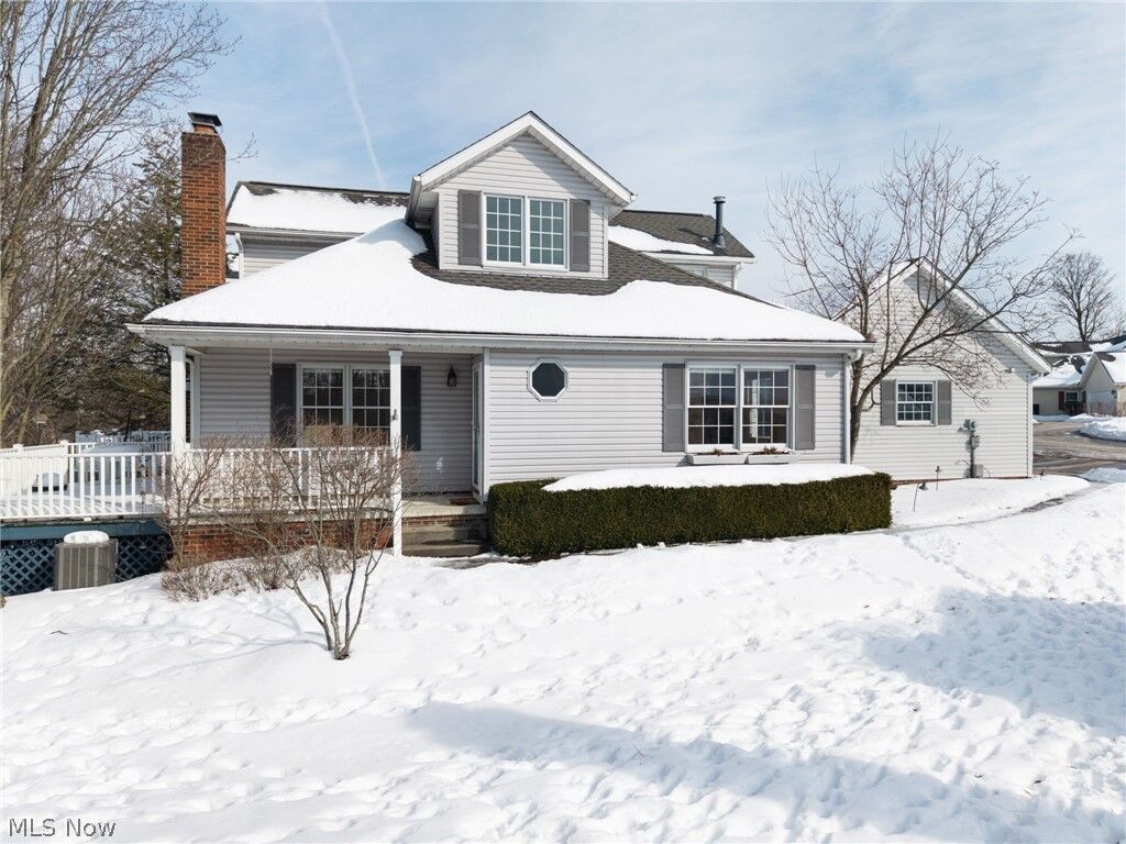 Property Photo: 1605 Chapman Way 14 OH 44147