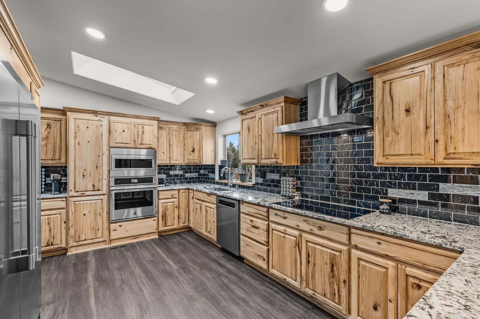 Property Photo:  4229 SE Tillamook Loop  OR 97754 