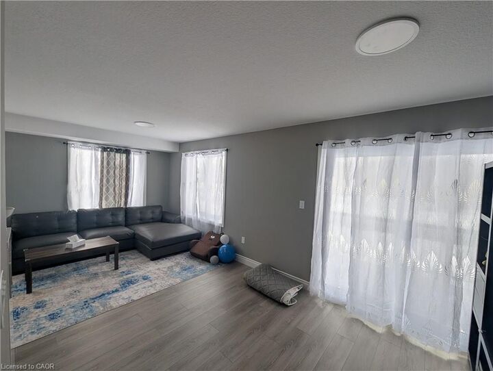 Property Photo: 379 Romeo Street N 2 ON N5A 0K4