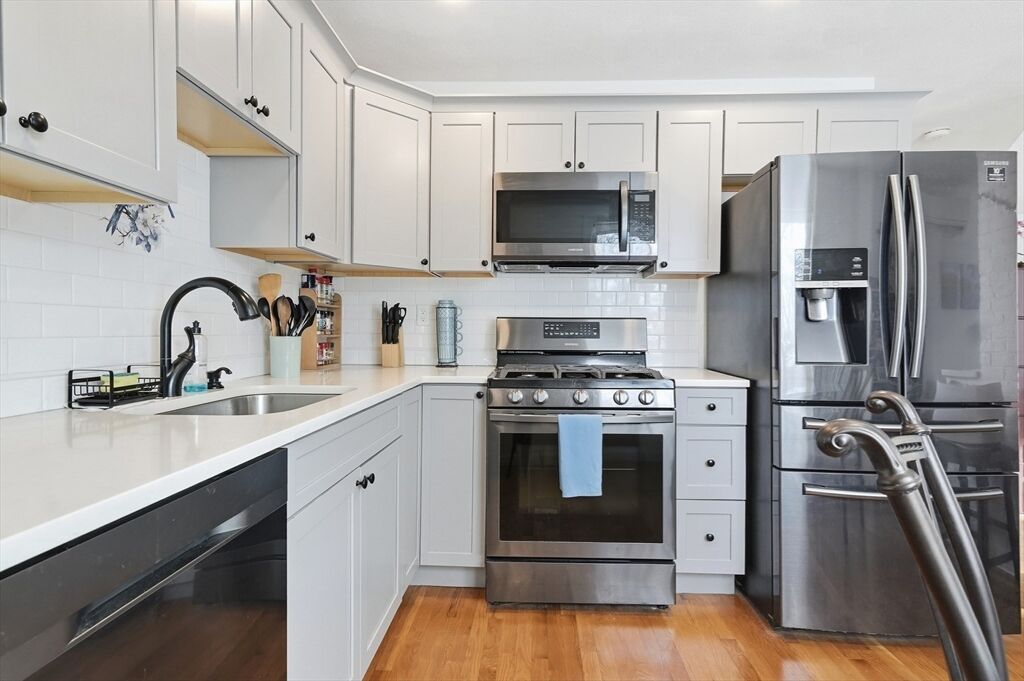 Property Photo:  166 Franklin Street 1  MA 02474 