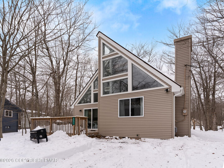 Property Photo: 8958 Pheasant Lane PA 18466