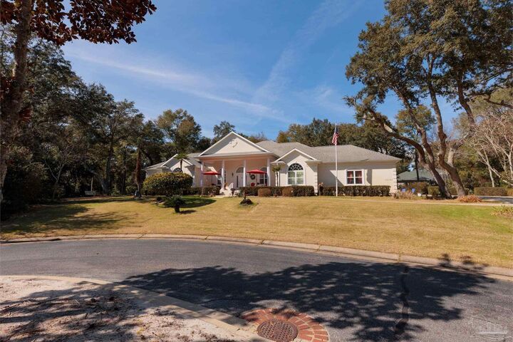 Property Photo:  10195 Bittern Dr  FL 32507 