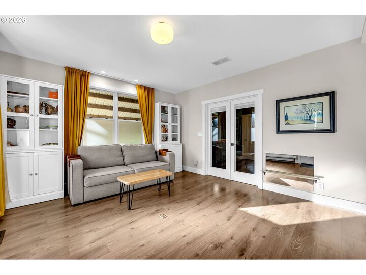 Property Photo:  104 N Cook St  WA 98642 