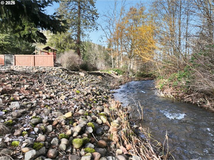 Property Photo: 6572 Reservoir Rd OR 97058