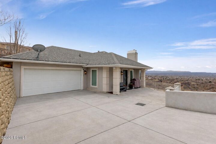Property Photo: 2522 S Scenic Drive UT 84109