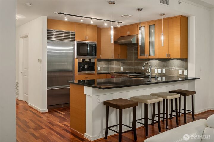 Property Photo: 819 Virginia Street 3206 WA 98101