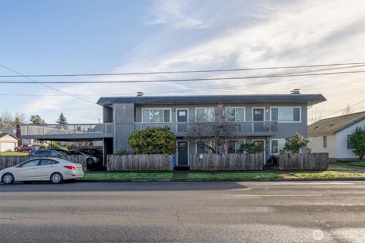 Property Photo: 504 N 7th Avenue WA 98626