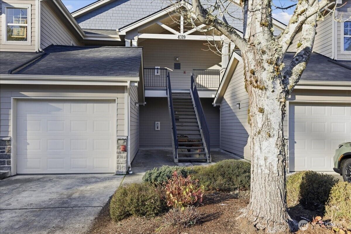 Property Photo:  4319  Issaquah-Pine Lake Road SE 905  WA 98075 
