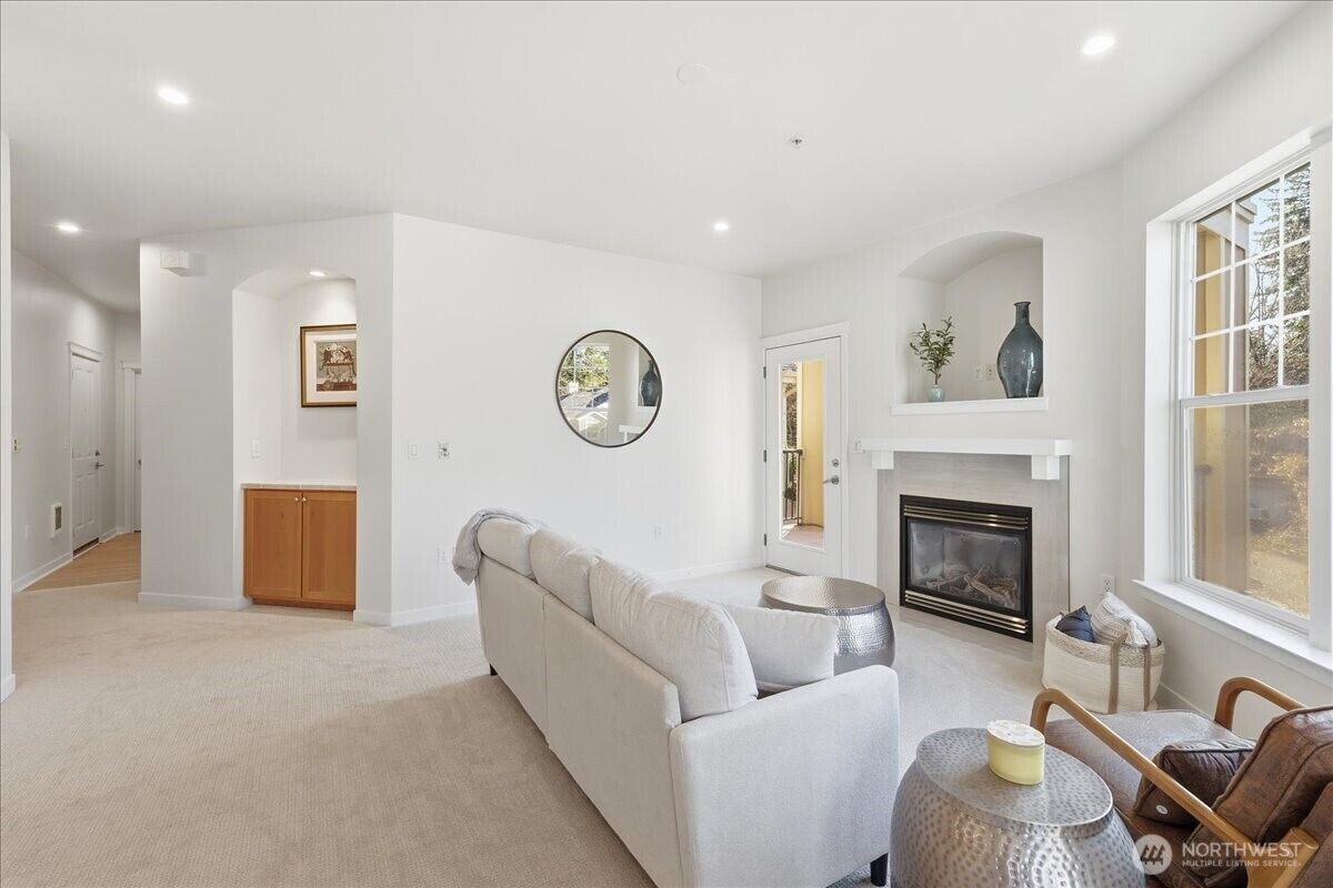 Property Photo:  4319  Issaquah-Pine Lake Road SE 905  WA 98075 