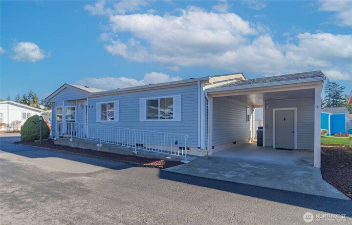 Property Photo: 2611 S 288th St 38 WA 98003