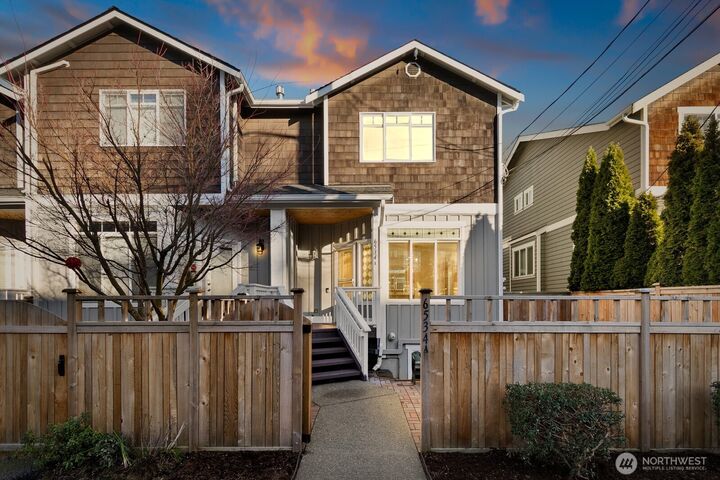 Property Photo:  6534  34th Avenue NE A  WA 98115 