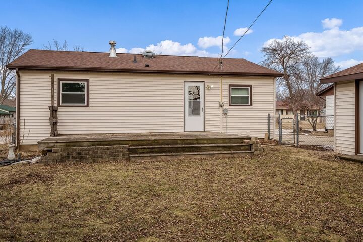 Property Photo:  2009 Winters Drive  IL 61111 