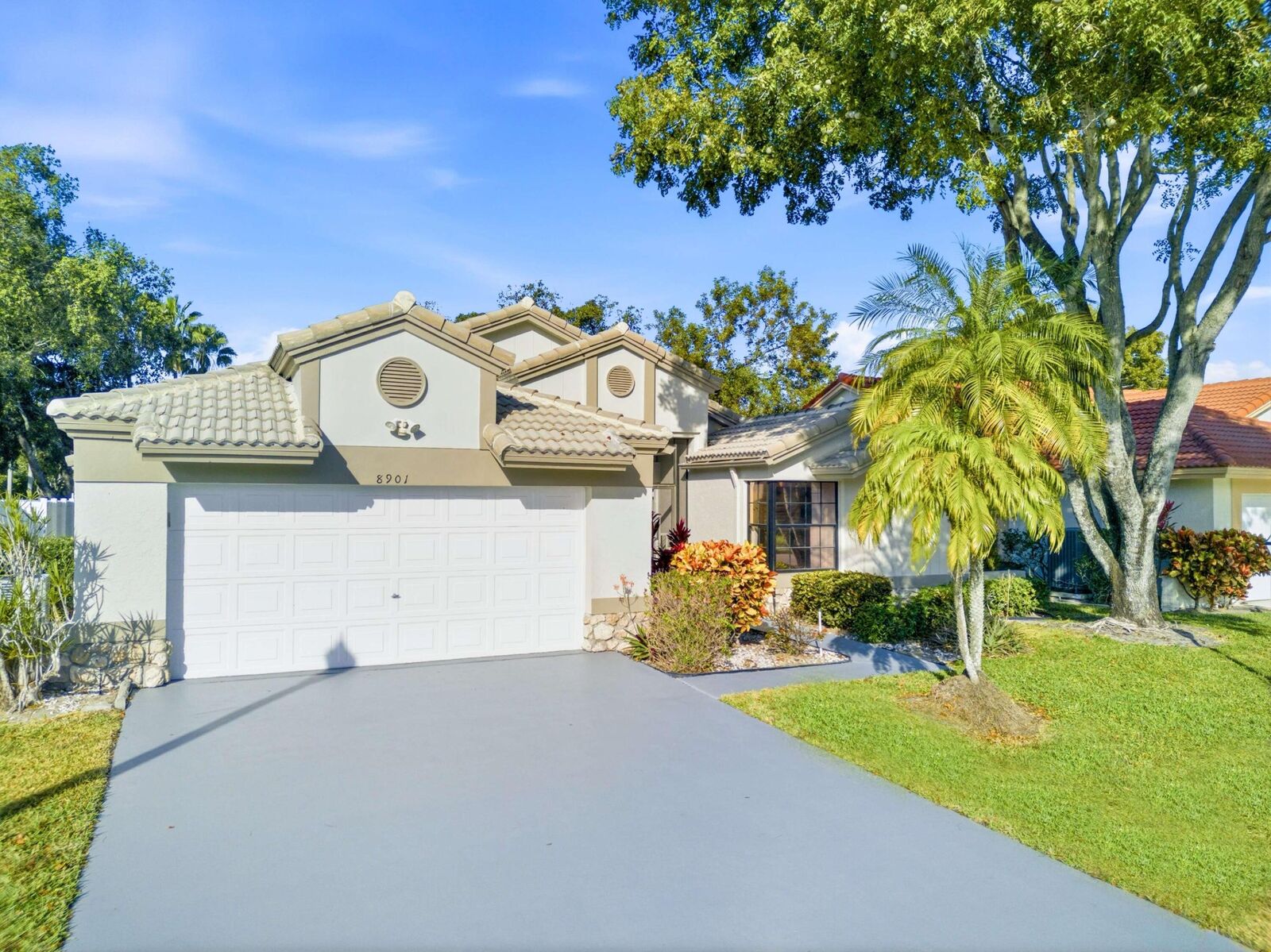 Property Photo:  8901 Boatswain Drive  FL 33436 