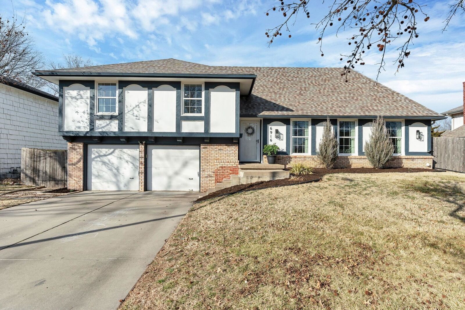 Property Photo:  6916 E Stonegate St  KS 67206 