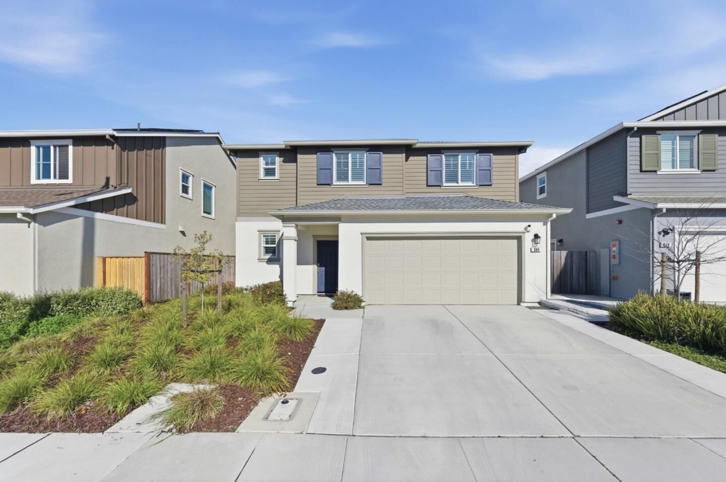 Property Photo:  208 Frontier Street  CA 94503 
