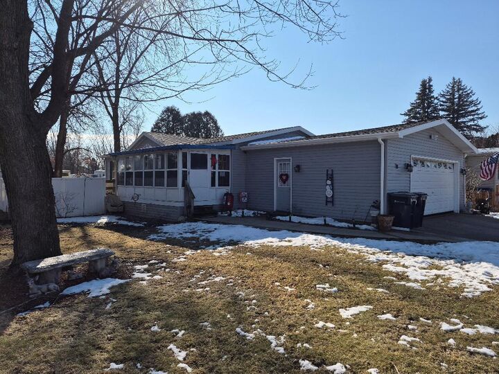 Property Photo:  18 Falling Creek Drive 18  WI 53548 