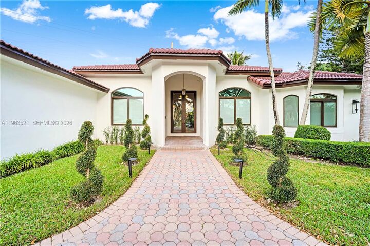 Property Photo: 16315 SW 88th Ct FL 33157