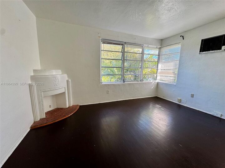 Property Photo: 760 Jefferson Ave 10 FL 33139
