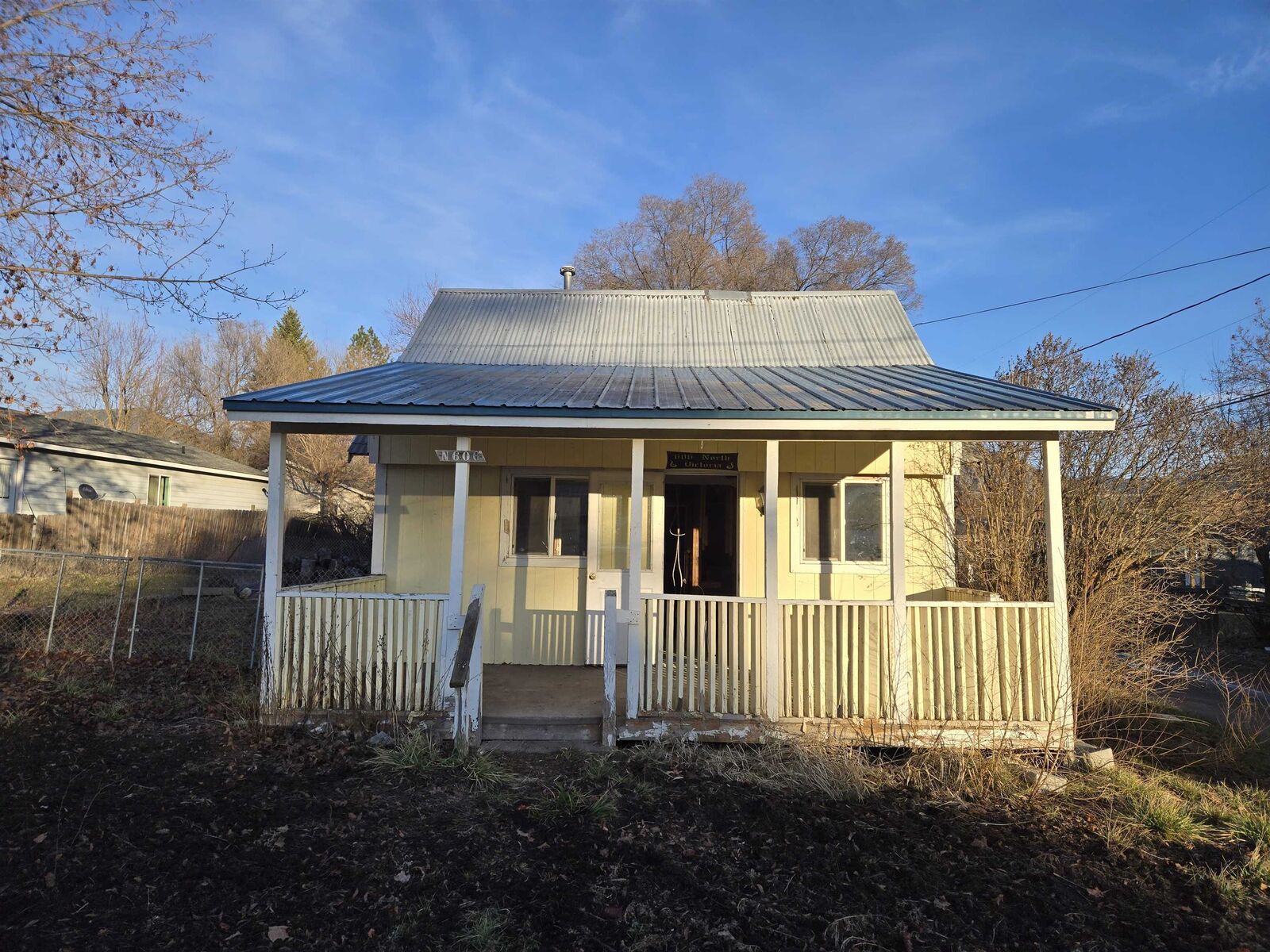 Property Photo: 606 N Victoria St WA 99109
