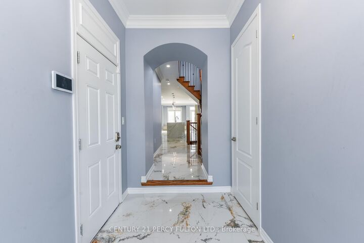 Property Photo: 1040 Foxtail Crescent Main &Amp 2nd ON L1X 0E7