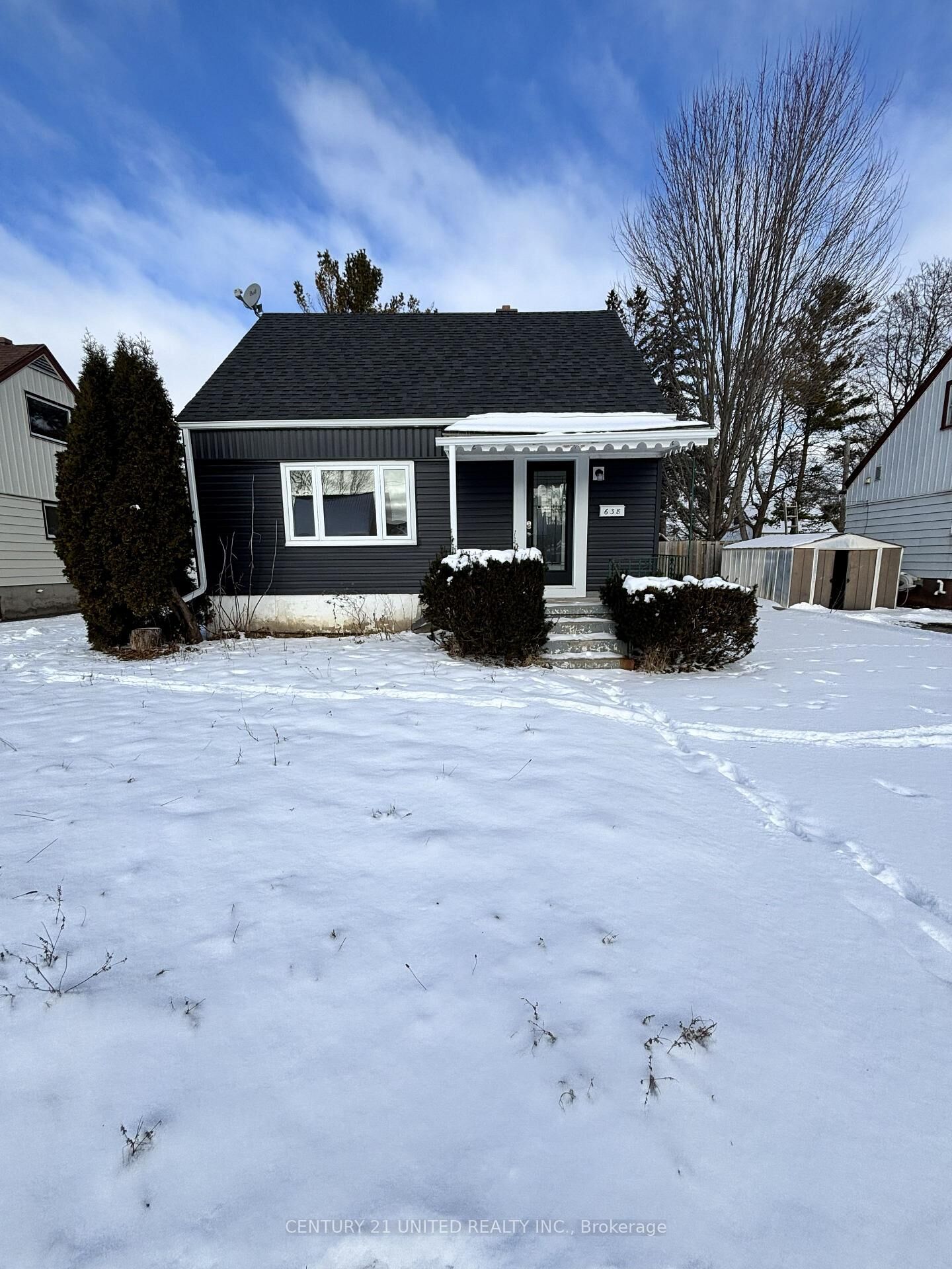 Property Photo:  638 McKellar Street  ON K9J 1R3 