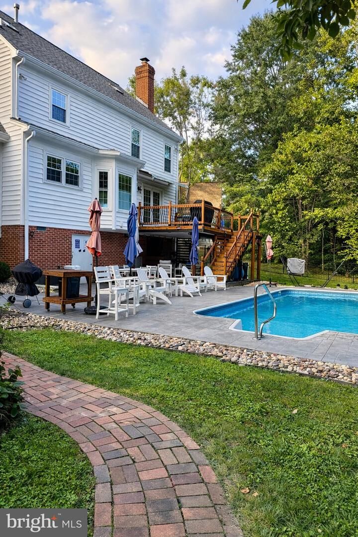 Property Photo: 6114 N Willow Pond Drive VA 22407