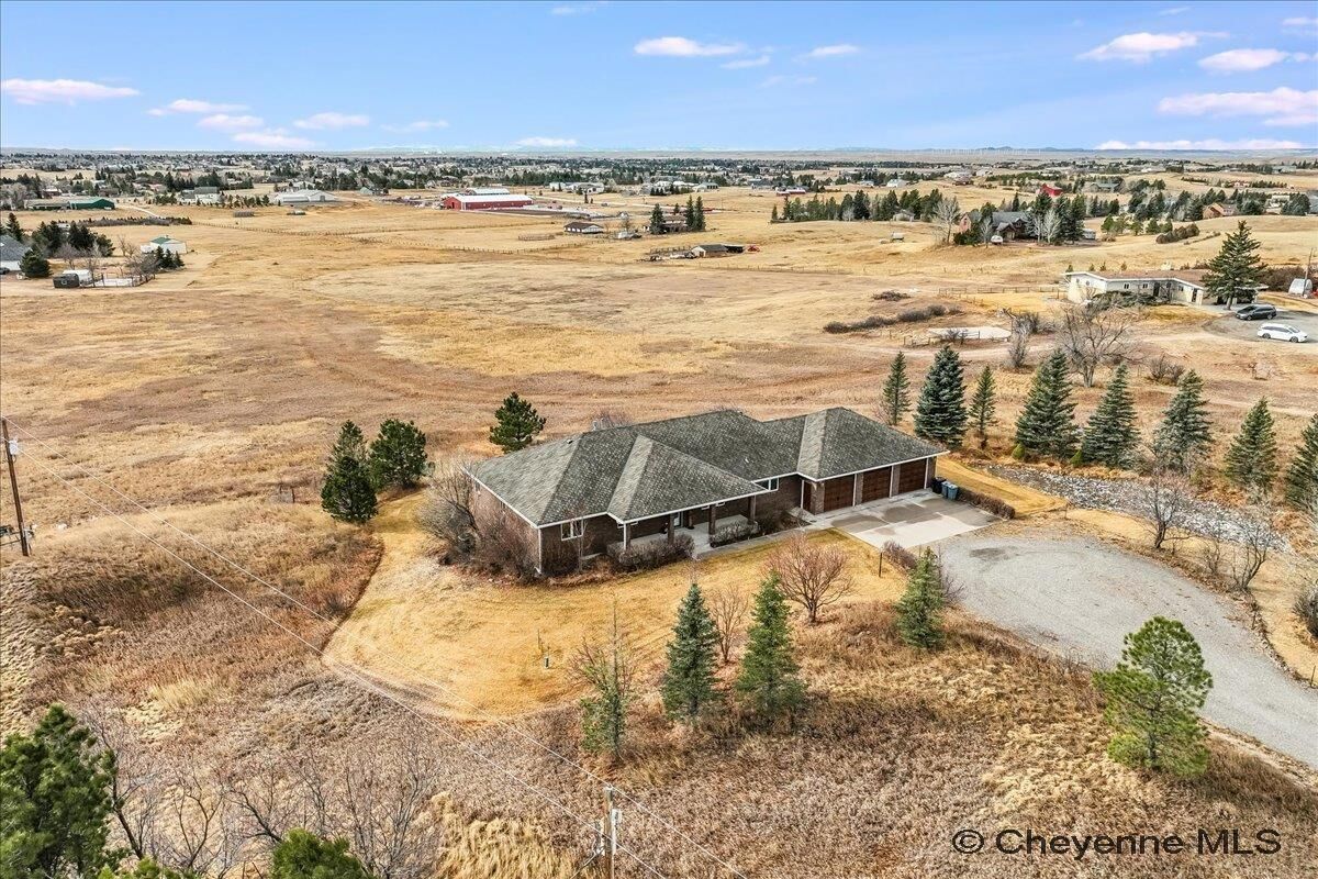 Property Photo:  1685 Moriah Ln  WY 82009-1233 