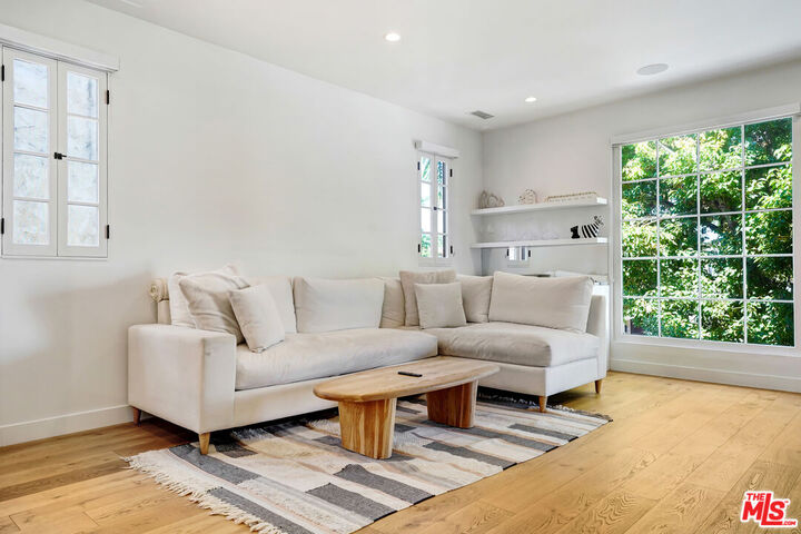 Property Photo: 418 N Stanley Ave CA 90036