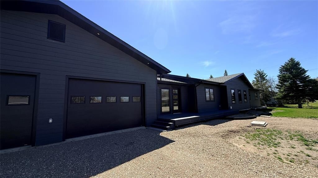 Property Photo: 322 Broadway Street MB R0M 0M0