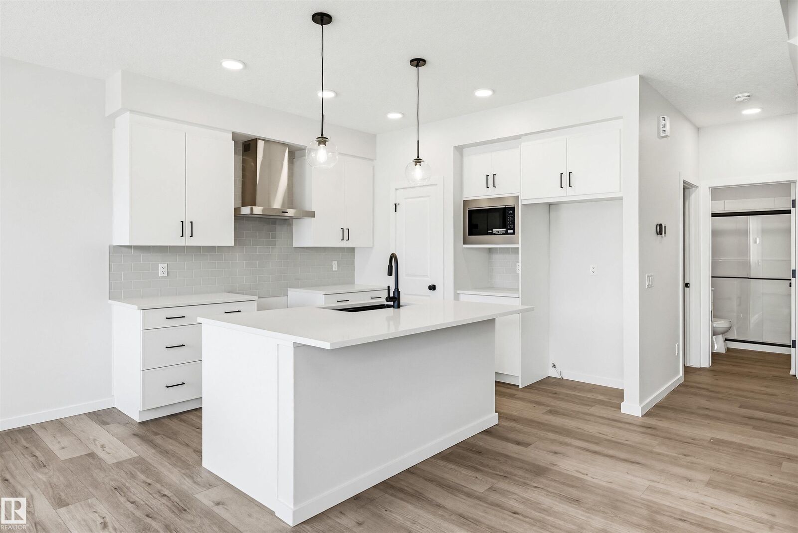 Property Photo:  17351 3 Street NW  AB T5Y 4G7 