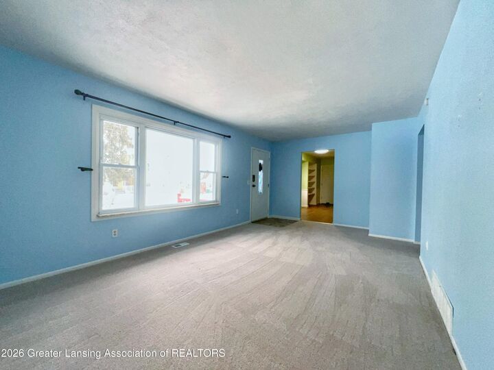 Property Photo:  615 Broadway Avenue  MI 48867 