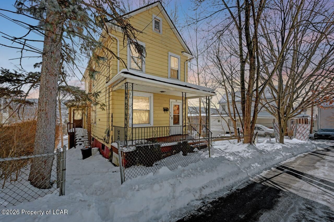 Property Photo:  20 Cross Lane  PA 18702 