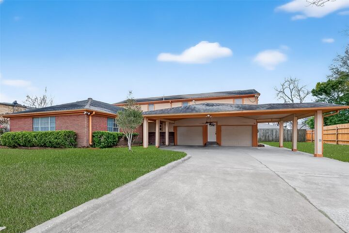 Property Photo: 807 Ruth Street 805 807 TX 77520