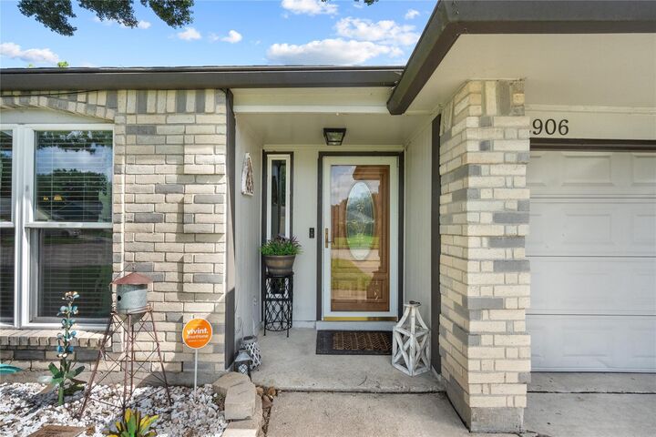 Property Photo:  2906 Laurelridge Drive  TX 77573 