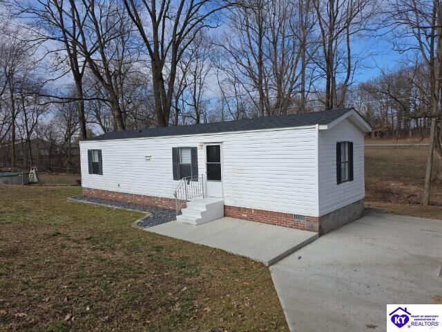 Property Photo: 412 Oak Ridge Drive KY 40160