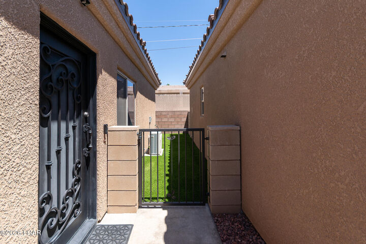 Property Photo:  490 N Lake Havasu Ave N J  AZ 86403 