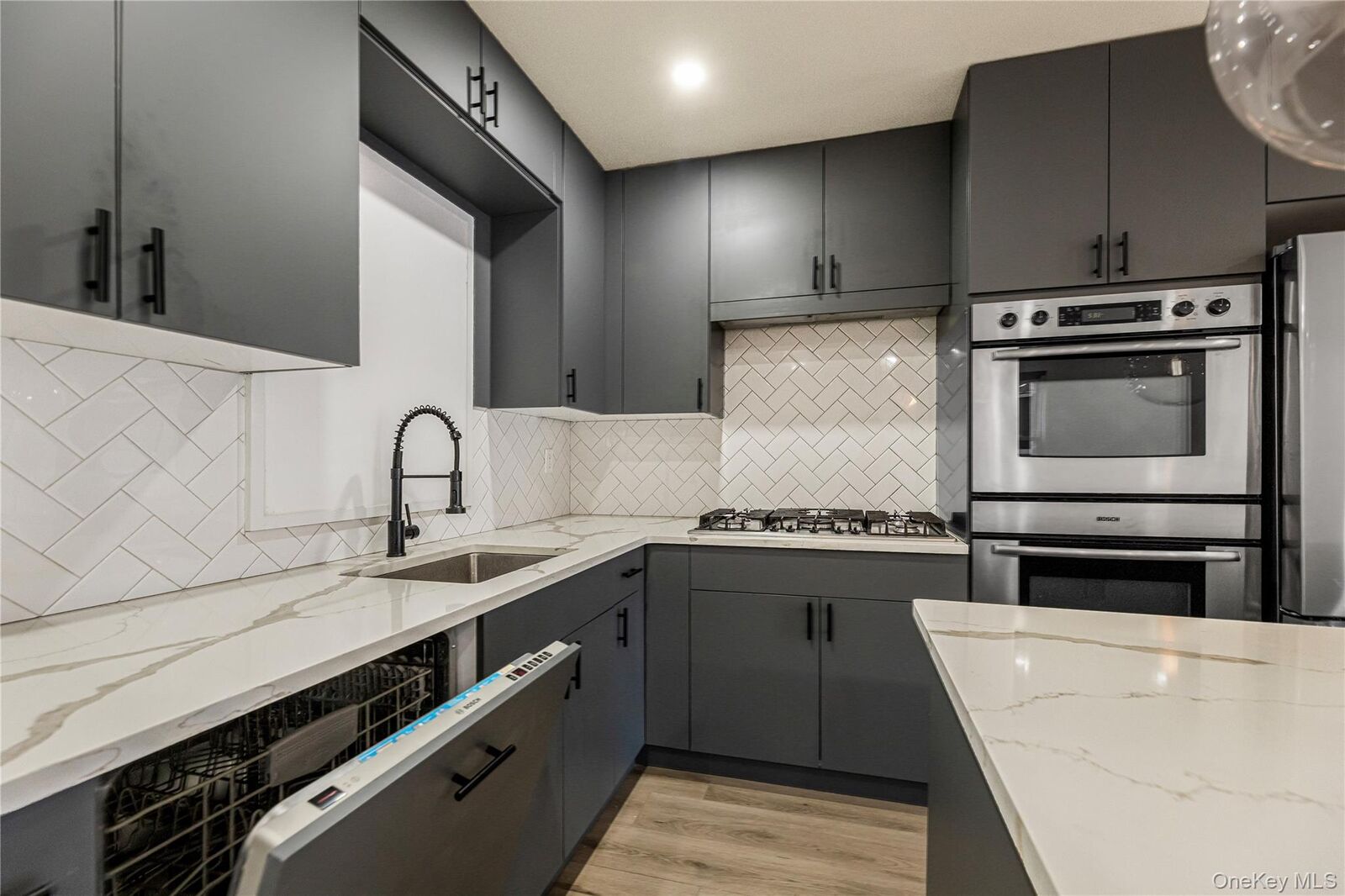 Property Photo:  604 Yonkers Avenue Unit A  NY 10704 