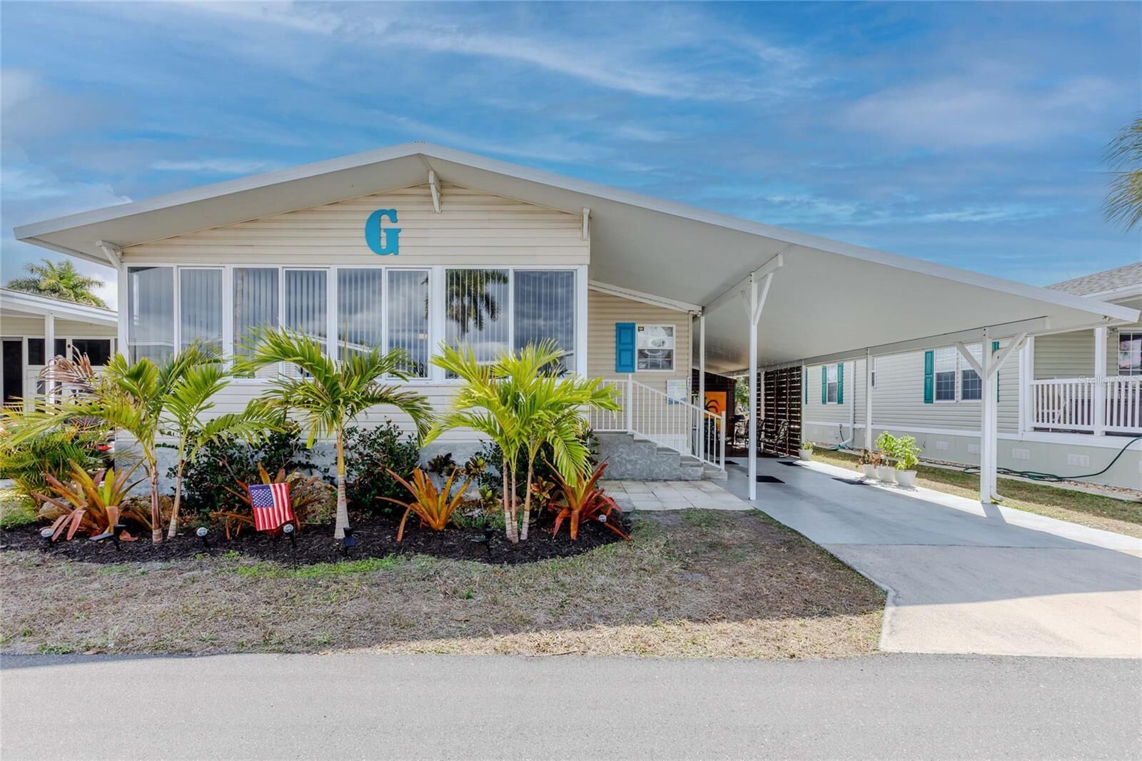 Property Photo:  2100 Kings Highway 440  FL 33980 