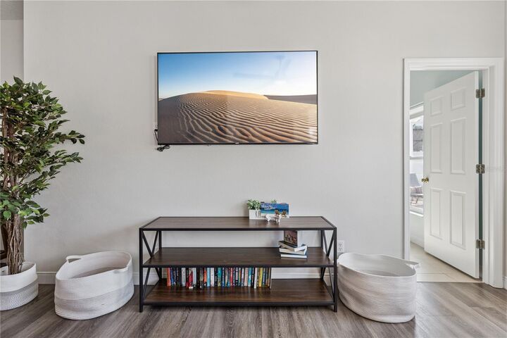 Property Photo:  511 Jaybee Avenue  FL 33897 