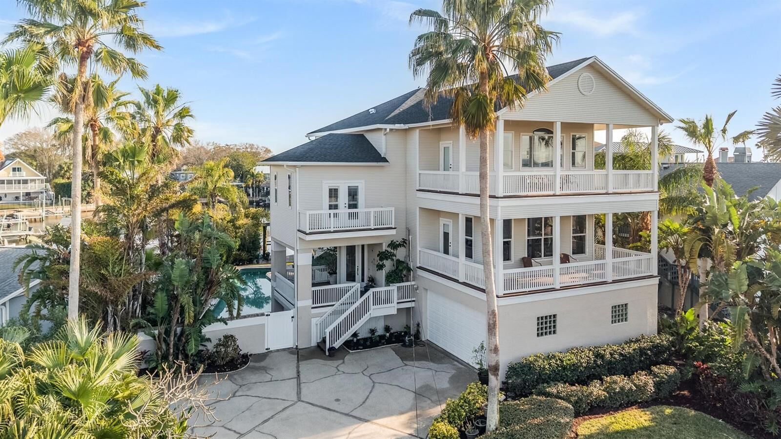 Property Photo:  116 Carlyle Circle  FL 34683 