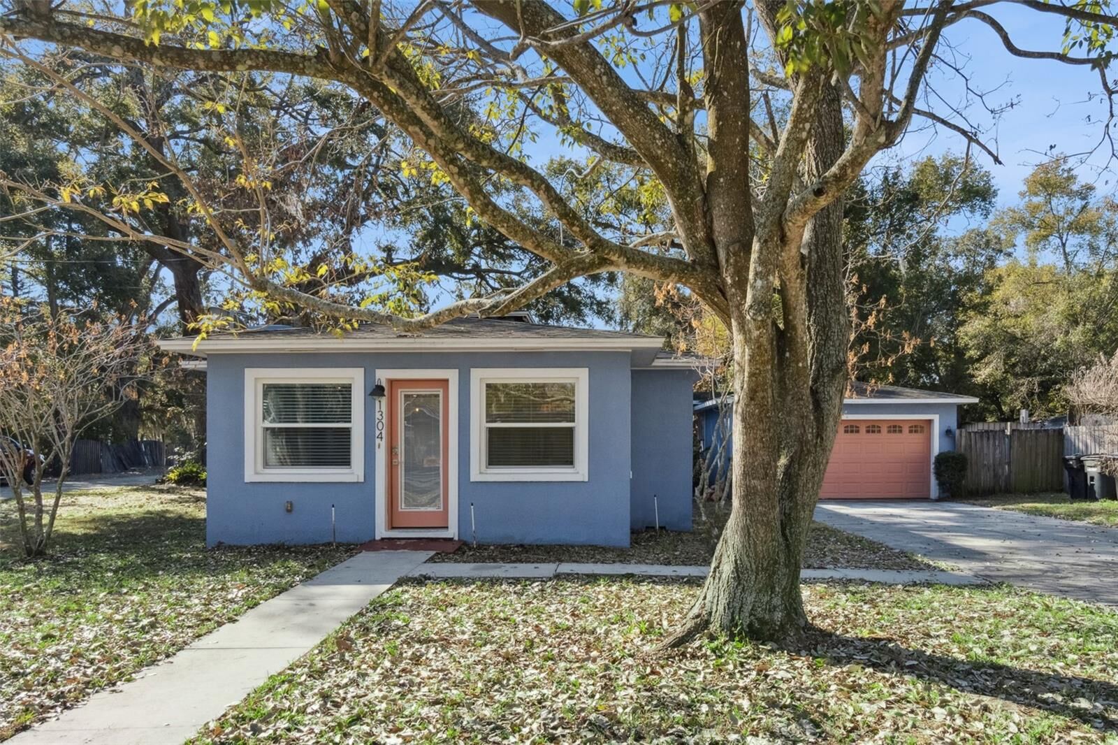 Property Photo: 1304 Perkins Road FL 32809