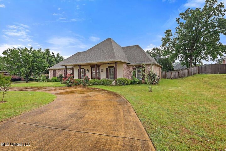 Property Photo:  208 Grand Oak Boulevard  MS 39056 