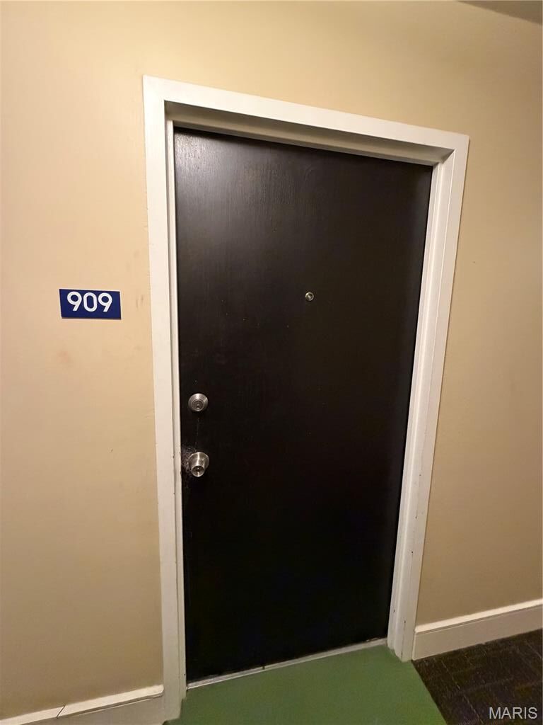 Property Photo: 210 N 17th Street 909 MO 63103